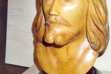 Testa di Cristo - opera realizzata dal maestro Eligio Faure , dono della famiglia in memoria del defunto maestro
