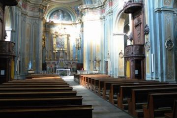 Interno della chiesa di Santa Maria Assunta a Bussoleno