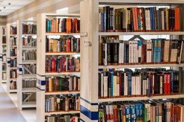Vista interna della biblioteca